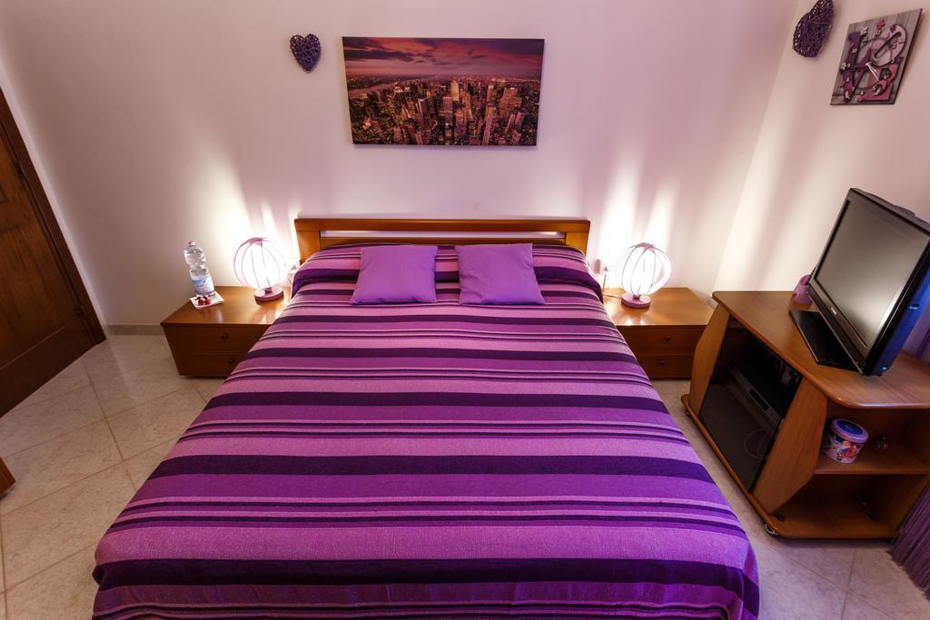 Bed and Breakfast L'Aurora Viola Carbonia Exteriér fotografie